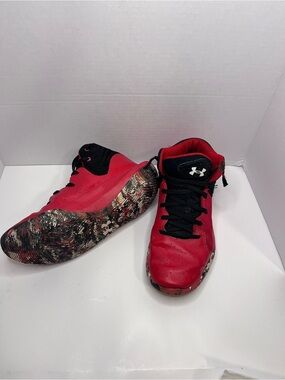 Youth 7 Under Armour Basketball Sneakers
